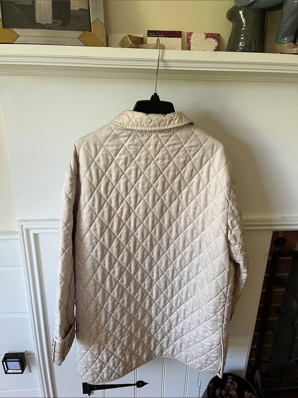 Burberry quilted tan jacket - Picture 2 of 7